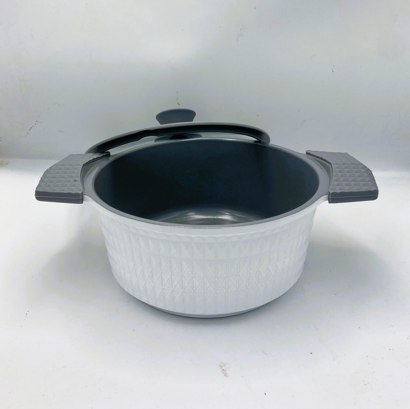 3 Quart Ceramic Non-Stick Diamond Cut Stock Pot with Lid - White