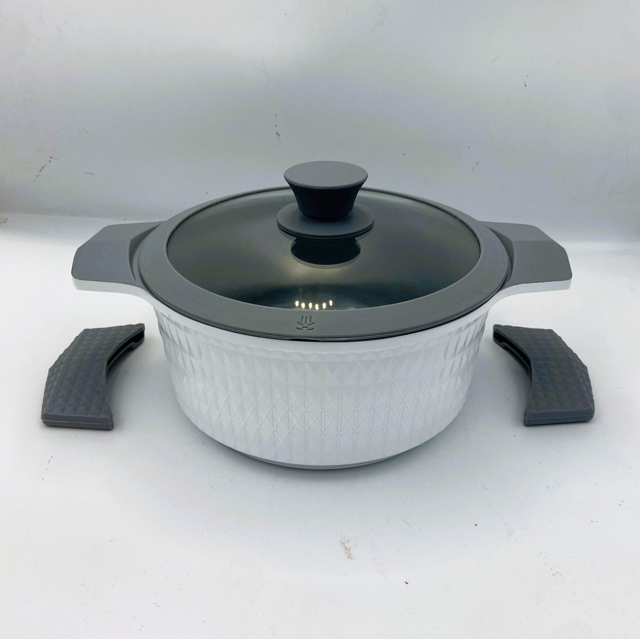 3 Quart Ceramic Non-Stick Diamond Cut Stock Pot with Lid - White