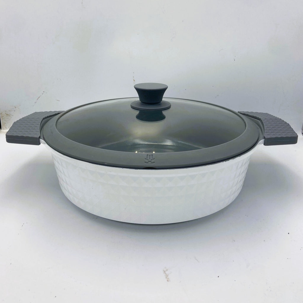 4.5 Quart Ceramic Non-Stick Diamond Cut Low Casserole Pot with Lid - White