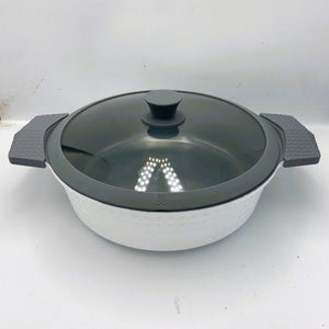 4.5 Quart Ceramic Non-Stick Diamond Cut Low Casserole Pot with Lid - White