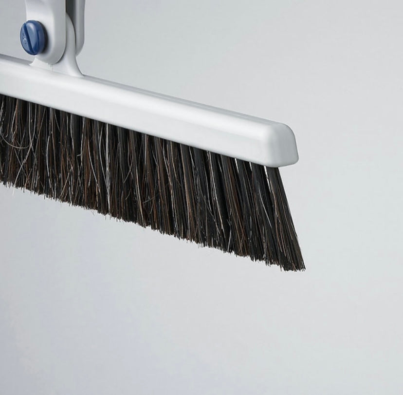 Crimador Extendable Swivel Broom