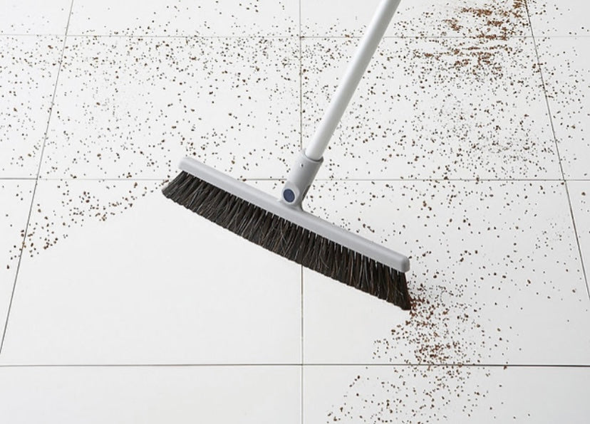 Crimador Extendable Swivel Broom