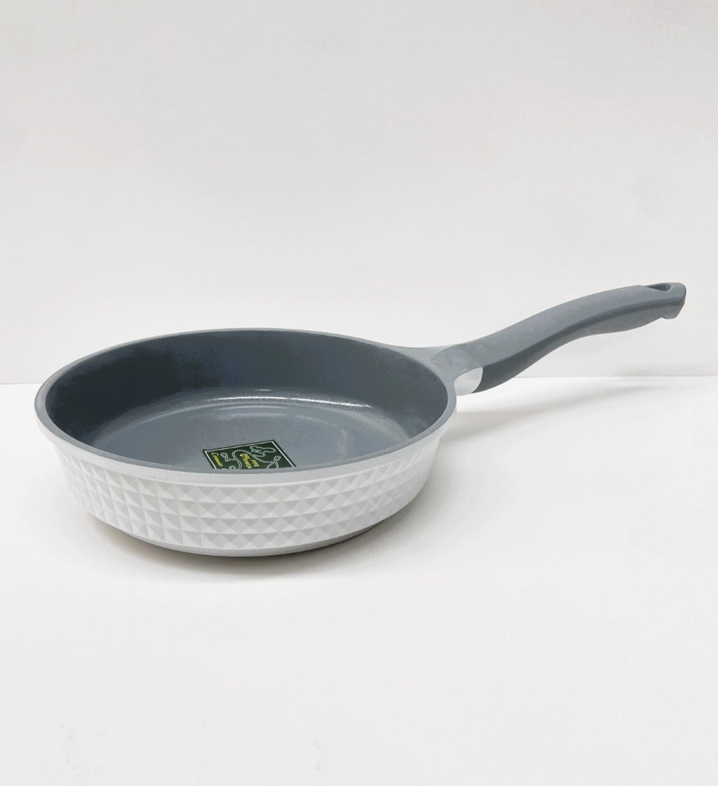 8" Inch Ceramic Non-Stick Fry Pan Diamond Cut - White
