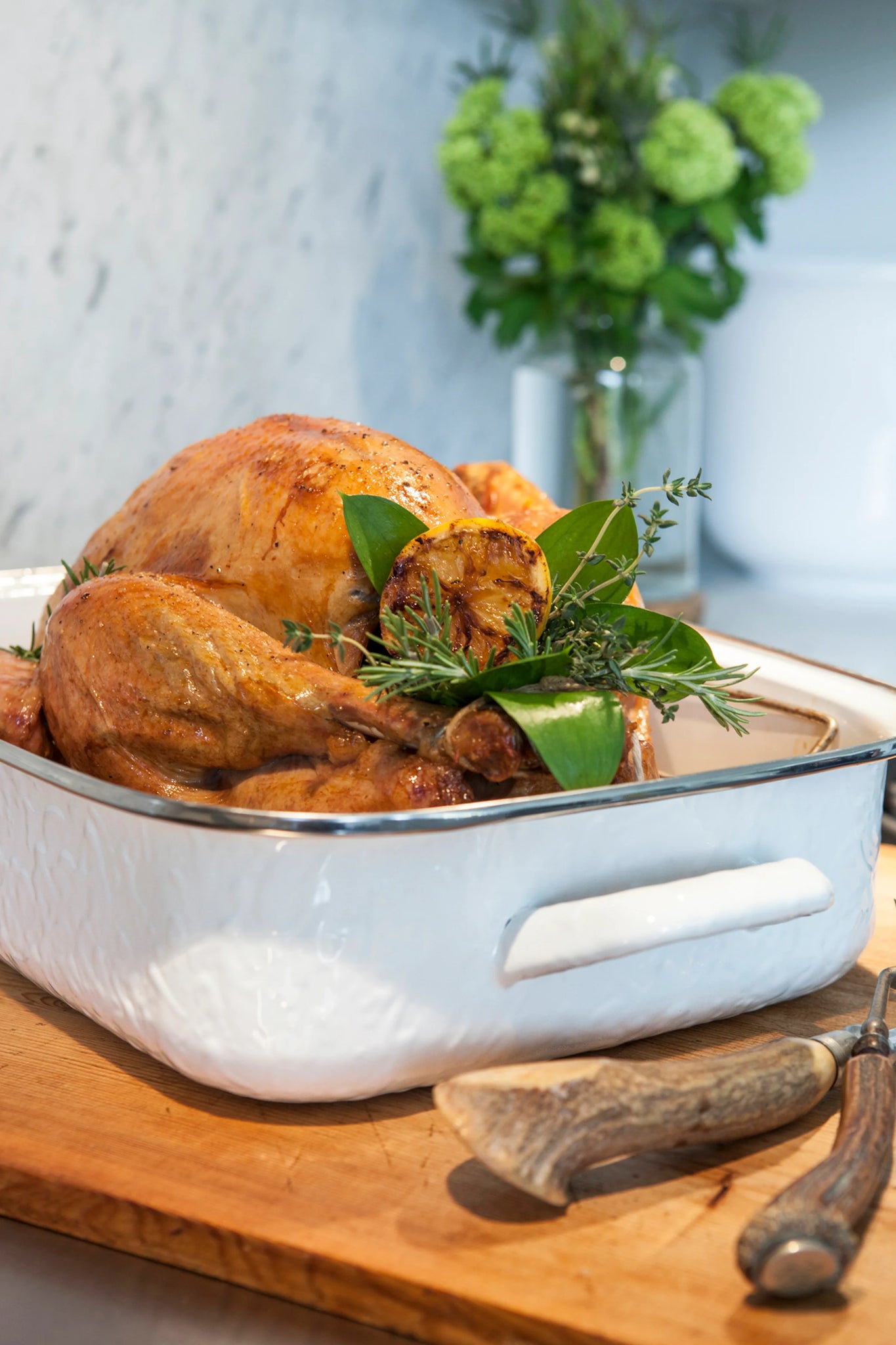 Enamelware Roasting Pan with Glass Lid - 10.5 Quart -White Swirl