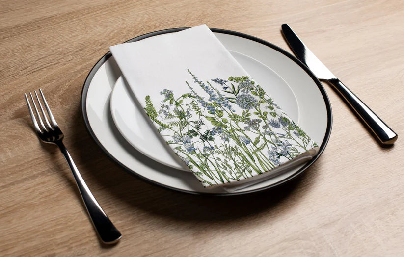 Blue Fields Floral Dinner/ Guest Napkins 16 Ct