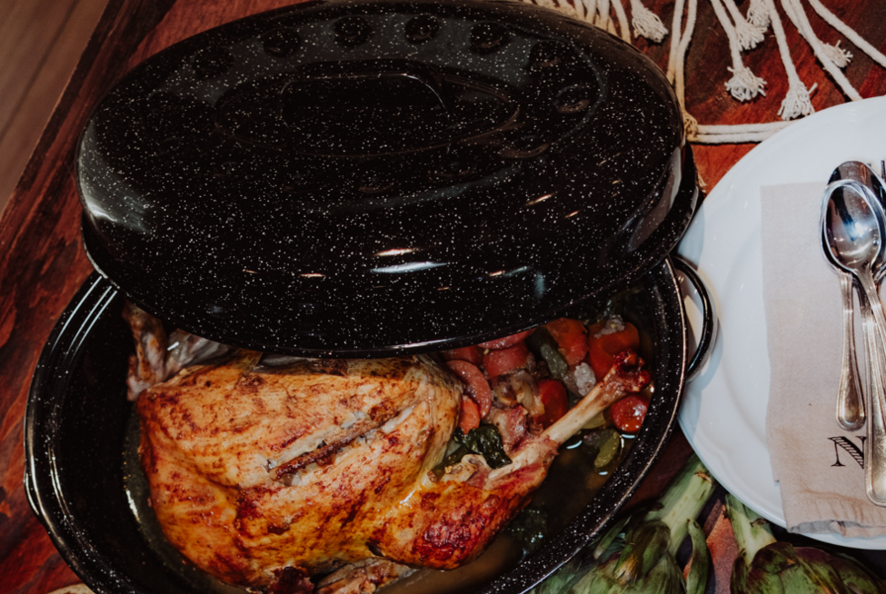 Medium 15" inch Enameled Covered Roaster, 10 lb Capacity